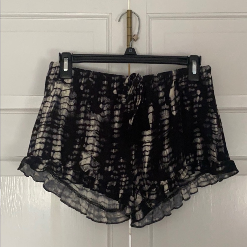 Flowy tie die shorts